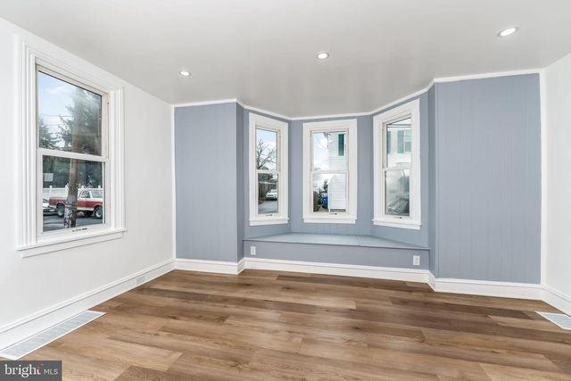 10 S WASHINGTON STREET, Mechanicsburg, PA 17055