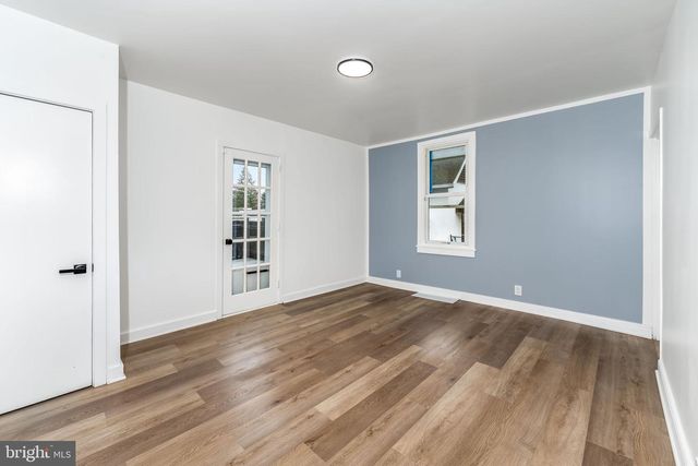 10 S WASHINGTON STREET, Mechanicsburg, PA 17055