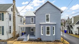 10 S WASHINGTON STREET, Mechanicsburg, PA 17055