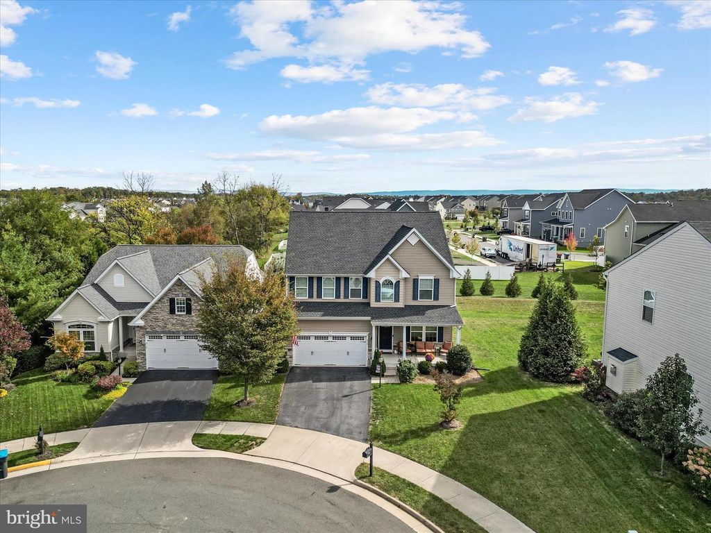 Image 2 of property listing at 214 MOSAIC CT, Stephenson, VA 22656