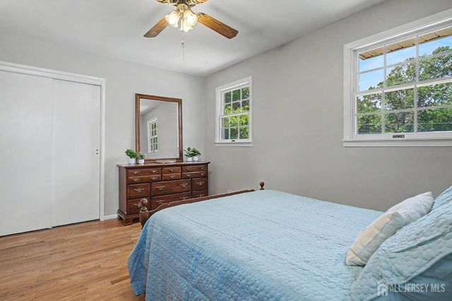 287 Crestwood Drive, Milltown, NJ 08850
