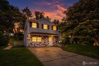 287 Crestwood Drive, Milltown, NJ 08850