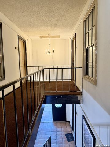 170 De Chantle Rd Apt 107, San Antonio, TX 78201