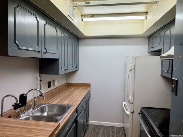 170 De Chantle Rd Apt 107, San Antonio, TX 78201