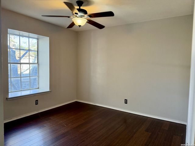 170 De Chantle Rd Apt 107, San Antonio, TX 78201