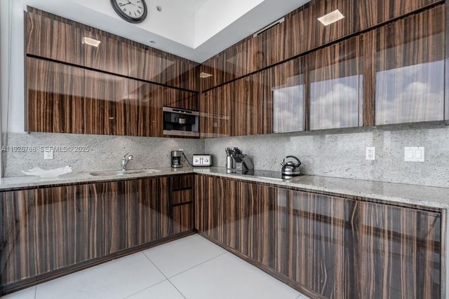 50 S Pointe Dr 1506, Miami Beach, FL 33139