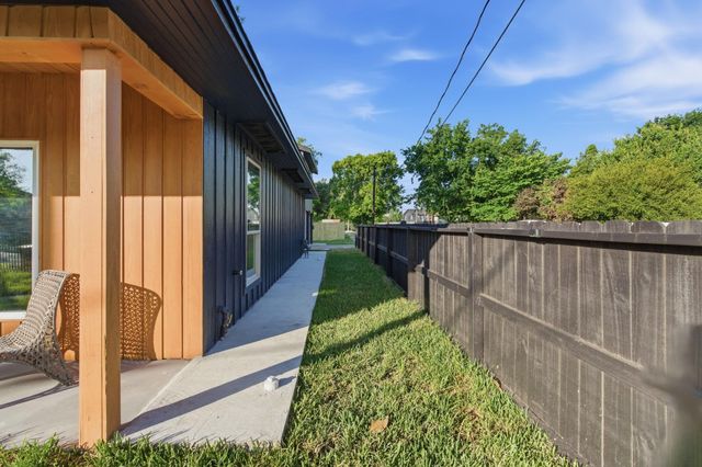 5002 Park Drive, Houston, TX 77023
