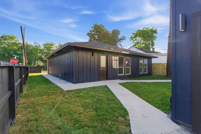 5002 Park Drive, Houston, TX 77023