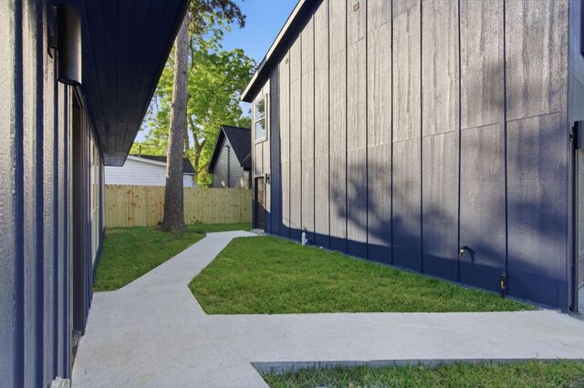 5002 Park Drive, Houston, TX 77023