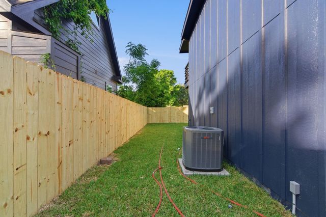 5002 Park Drive, Houston, TX 77023