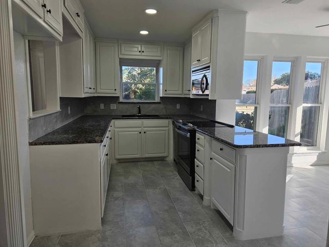 201 W Louella Drive, Hurst, TX 76054