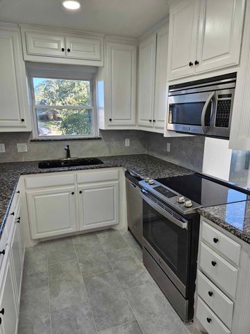 201 W Louella Drive, Hurst, TX 76054