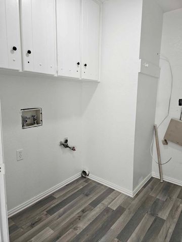 201 W Louella Drive, Hurst, TX 76054