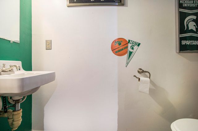 8295 D Drive S, Newton Twp, MI 49033