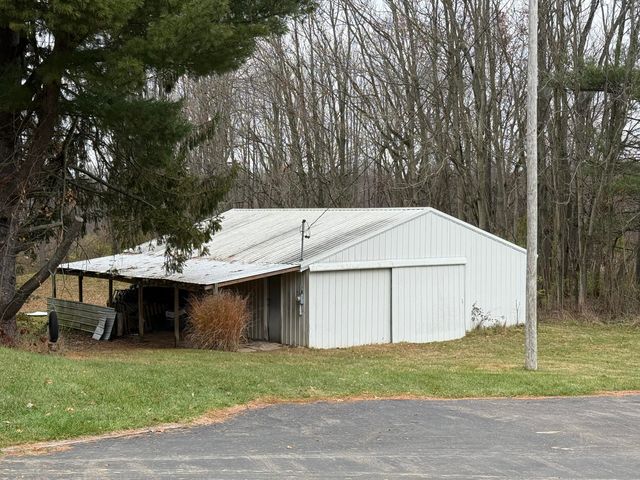 8295 D Drive S, Newton Twp, MI 49033