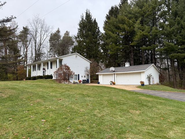 8295 D Drive S, Newton Twp, MI 49033