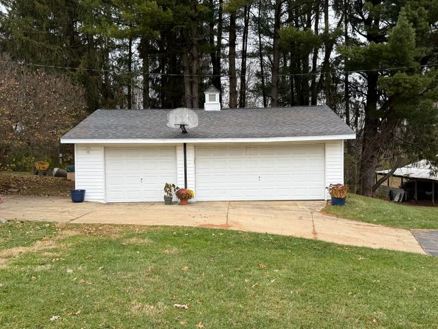 8295 D Drive S, Newton Twp, MI 49033