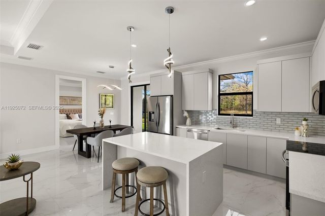 4282 2ND AVE SE, Naples, FL 34117