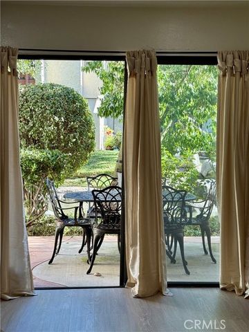 5720 Owensmouth 152, Woodland Hills (los Angeles), CA 91367