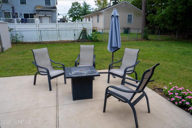 129 Spray Avenue, Beachwood, NJ 08722