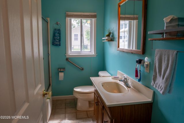 129 Spray Avenue, Beachwood, NJ 08722