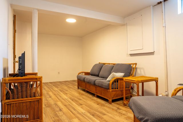 129 Spray Avenue, Beachwood, NJ 08722