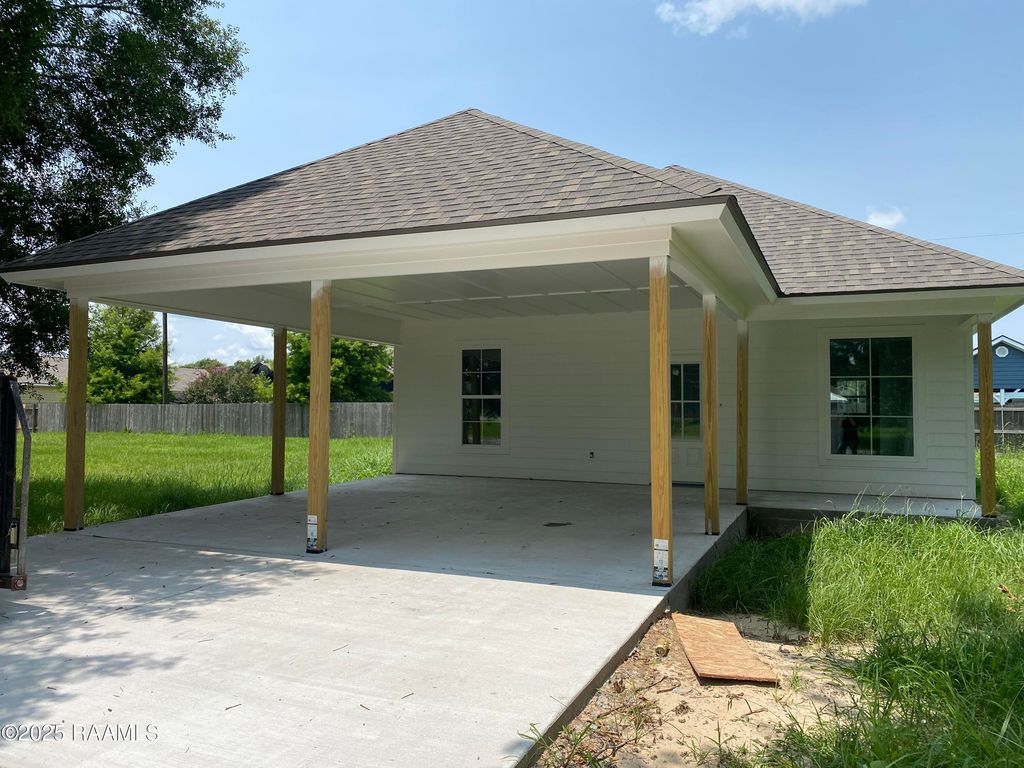 203 Deerfield Loop, Duson, LA 70529