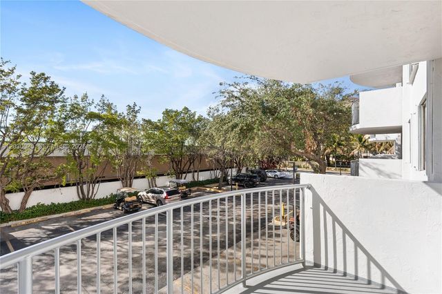 210 Sea View Drive 207, Key Biscayne, FL 33149