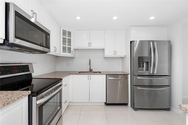 210 Sea View Drive 207, Key Biscayne, FL 33149