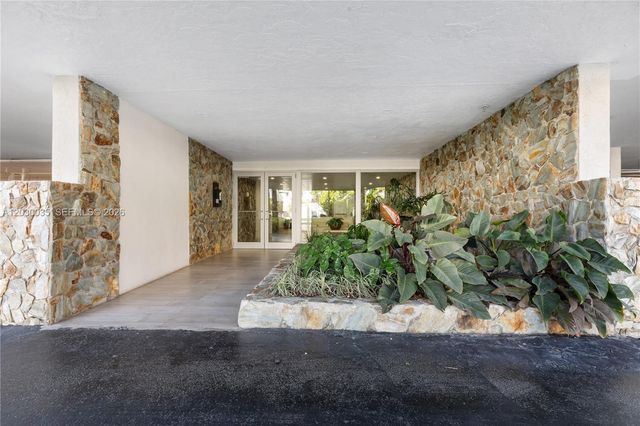 210 Sea View Drive 207, Key Biscayne, FL 33149