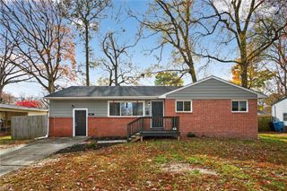 4945 Erskine ST, Virginia Beach, VA 23462