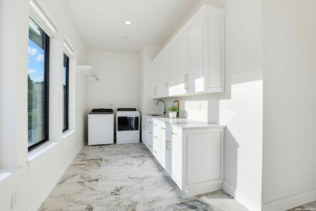 23706 HIGH GDN, San Antonio, TX 78255