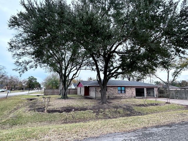 4802 24th Street, Dickinson, TX 77539