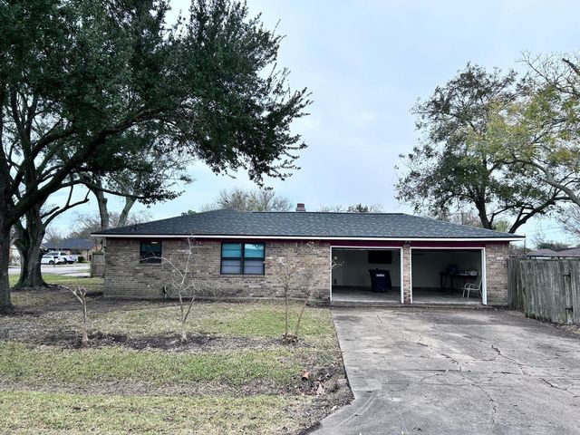 4802 24th Street, Dickinson, TX 77539