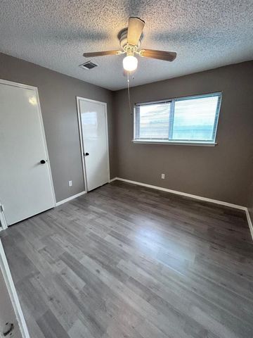 4802 24th Street, Dickinson, TX 77539