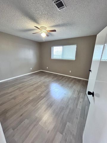 4802 24th Street, Dickinson, TX 77539