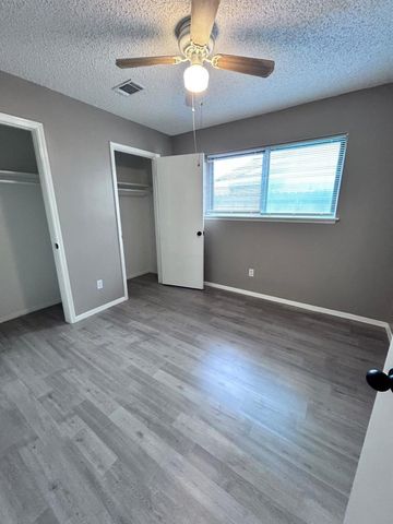 4802 24th Street, Dickinson, TX 77539