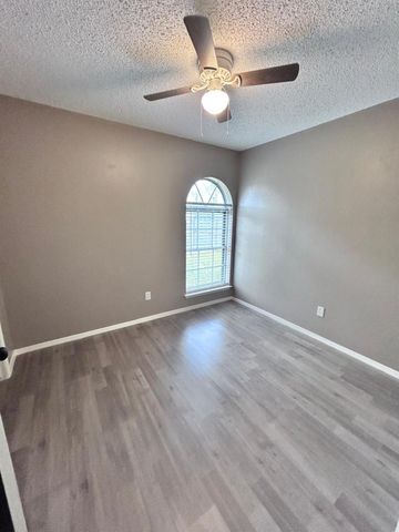 4802 24th Street, Dickinson, TX 77539