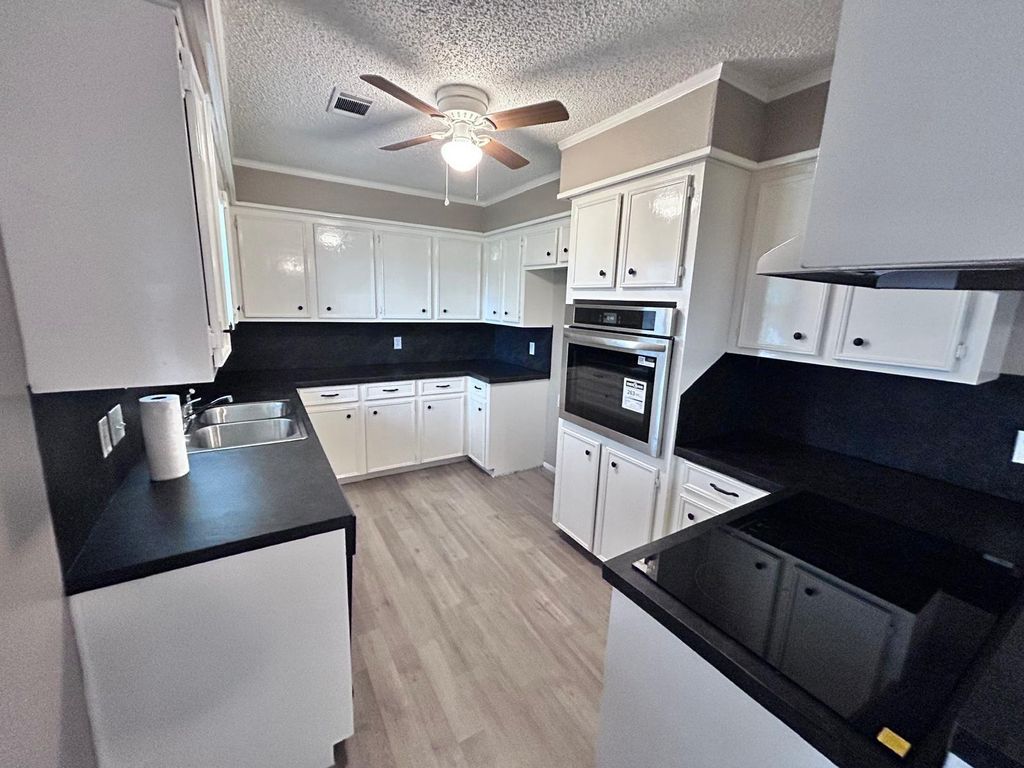 4802 24th Street, Dickinson, TX 77539