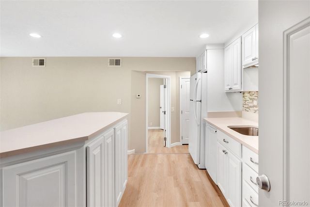 12043 W Cross Drive 204, Littleton, CO 80127