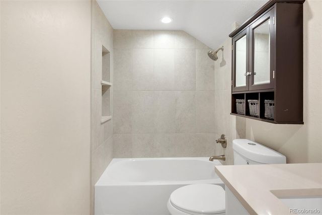 12043 W Cross Drive 204, Littleton, CO 80127