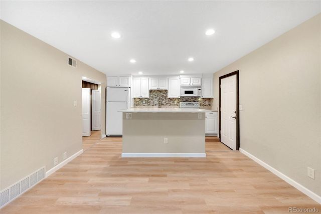 12043 W Cross Drive 204, Littleton, CO 80127