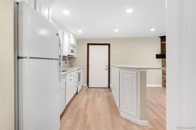 12043 W Cross Drive 204, Littleton, CO 80127