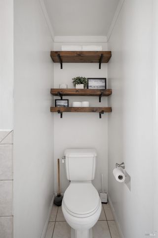 215 Hampshire St, Vallejo, CA 94590