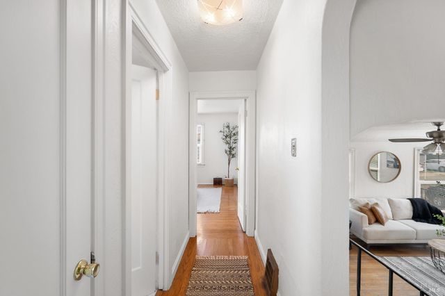 215 Hampshire St, Vallejo, CA 94590