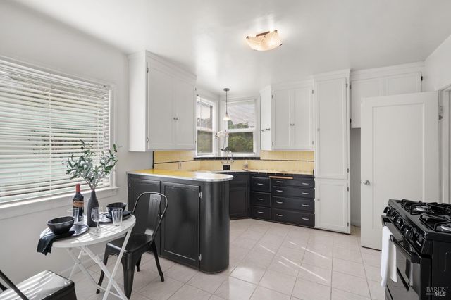 215 Hampshire St, Vallejo, CA 94590