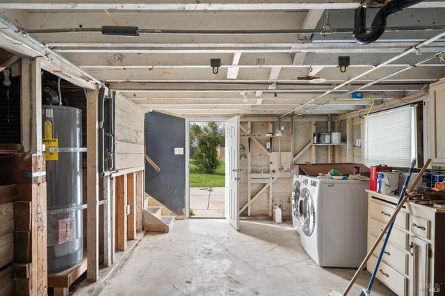 215 Hampshire St, Vallejo, CA 94590