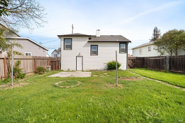 215 Hampshire St, Vallejo, CA 94590