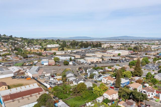 215 Hampshire St, Vallejo, CA 94590