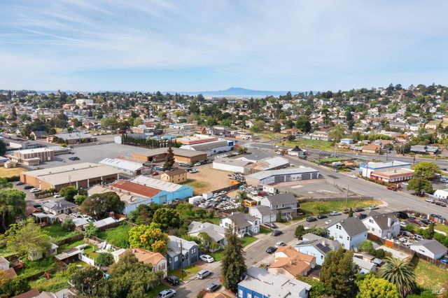 215 Hampshire St, Vallejo, CA 94590